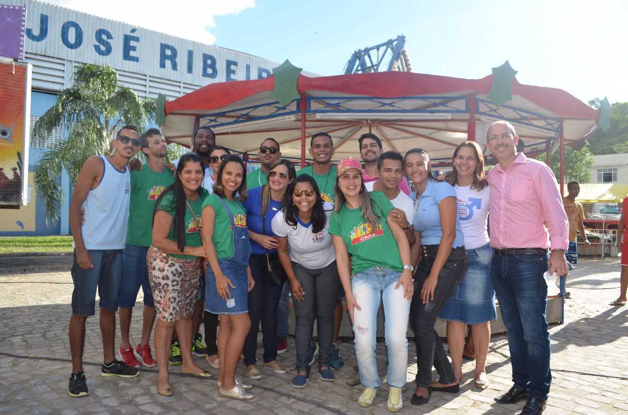 CRAS realiza tarde de diversão no Parque para seus usuários